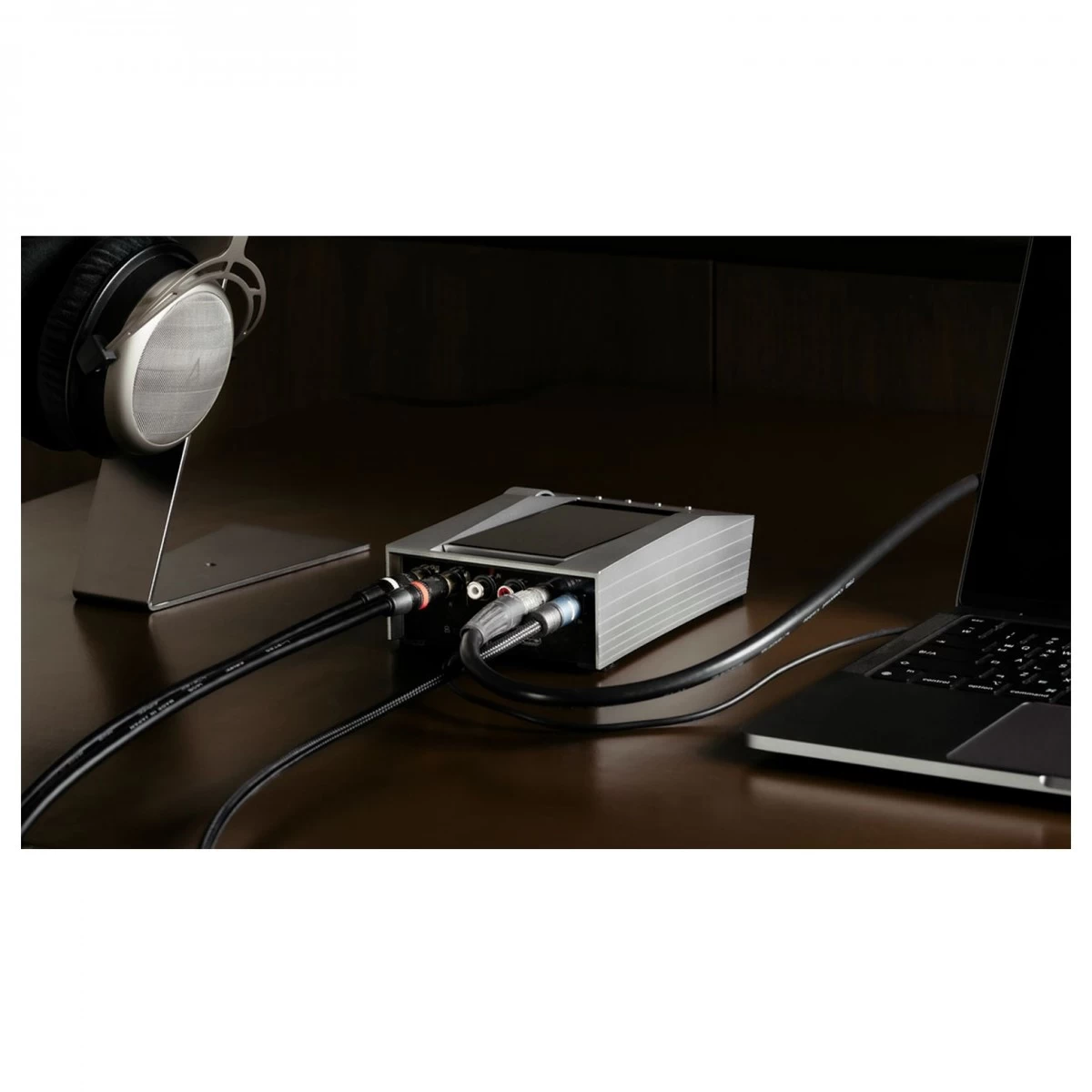 Astell&Kern ACRO CA1000 Headphone Amplifier W/ Digital Audio Player - Image 8