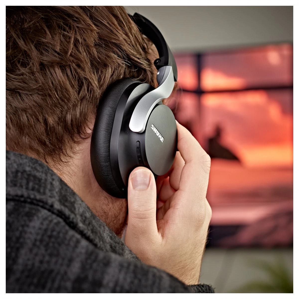 Shure AONIC 40 Premium Wireless Noise Cancelling Headphones, Black - Image 2