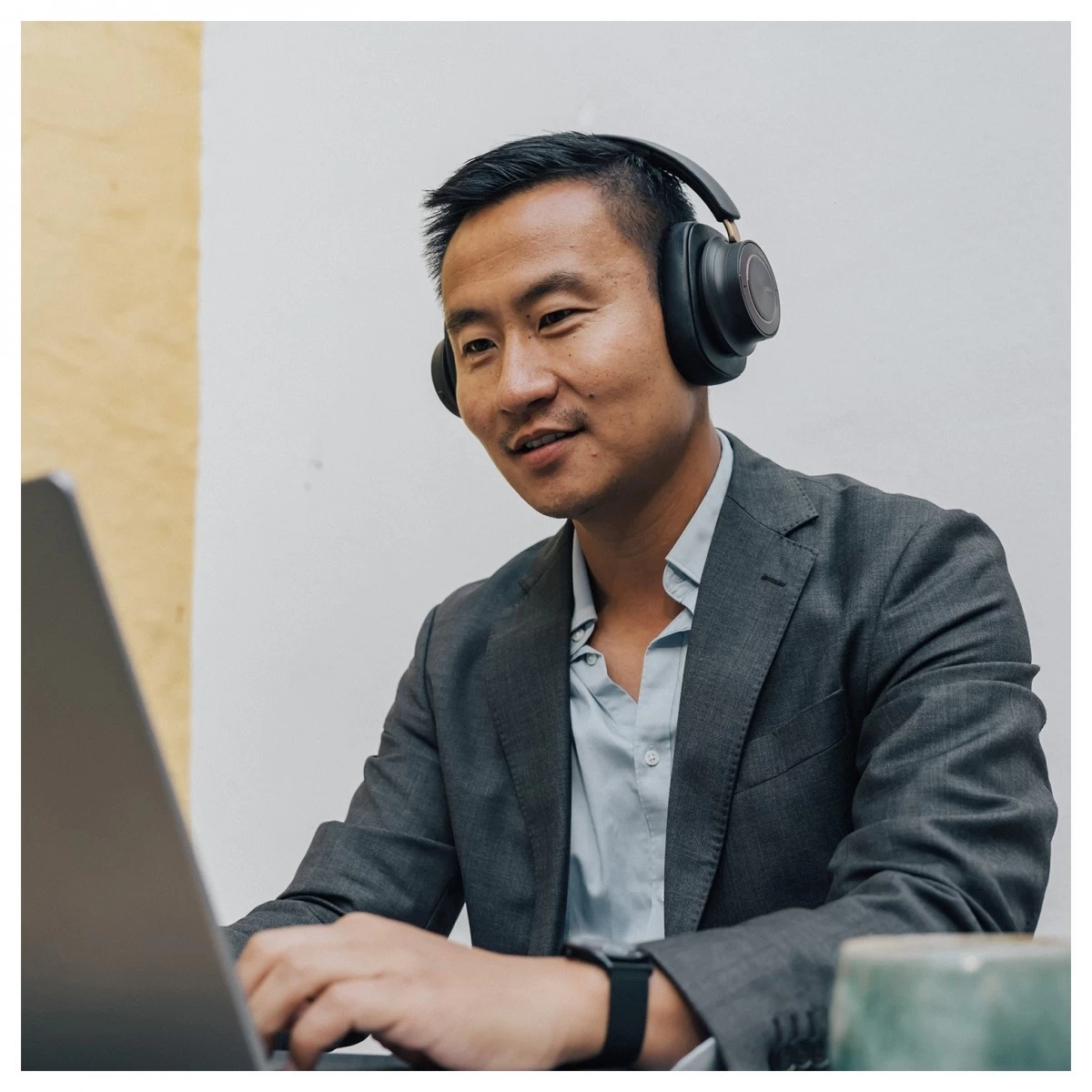 DALI IO-12 True Hi-Fi Wireless Headphones - Image 7