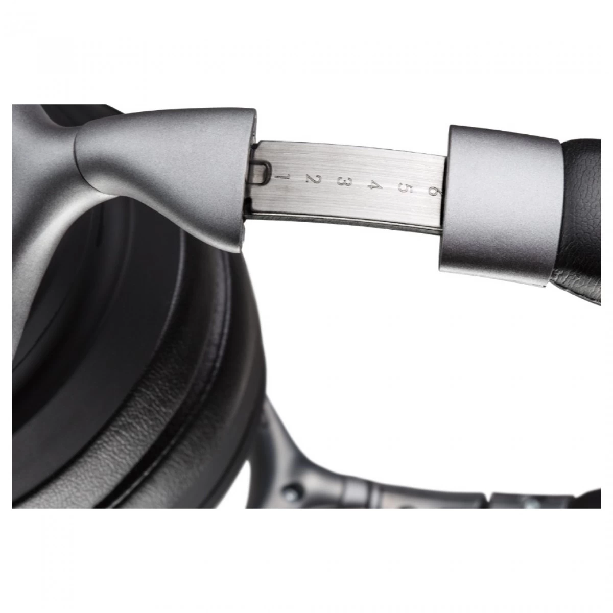 Denon AH-GC30 Premium Wireless Noise Cancelling Headphones, Black - Image 5