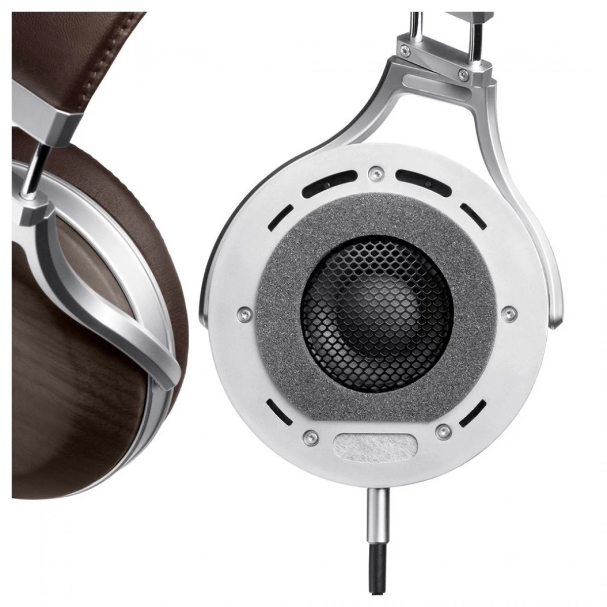 Denon AH-D5200 Reference Quality Over-Ear Headphones - Image 4