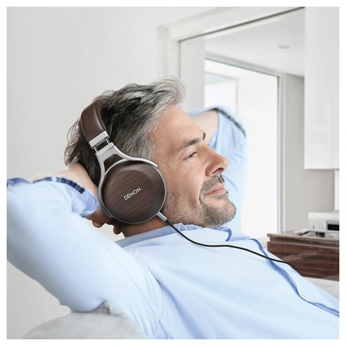 Denon AH-D5200 Reference Quality Over-Ear Headphones - Image 6